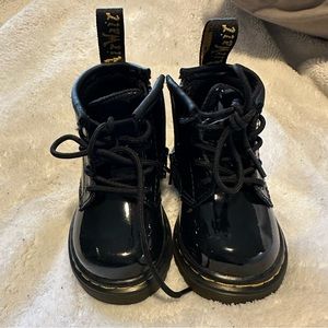 Dr. Martens INFANT 1460 PATENT LEATHER LACE UP BOOTS